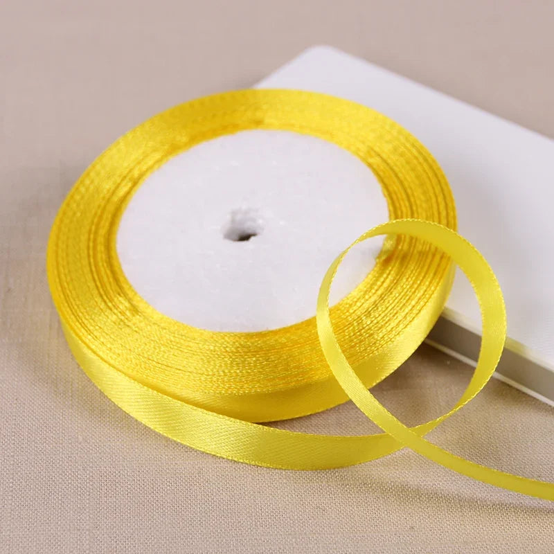 Vielseitiges Polyesterband für Dekoration und Bastelprojekte