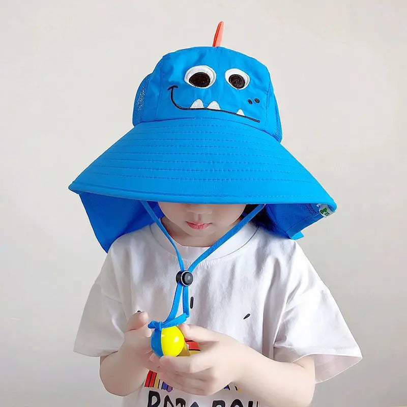Rundum Schutz: Atmungsaktive Sommerkappe mit UV-Schutz für Kinder in Blau