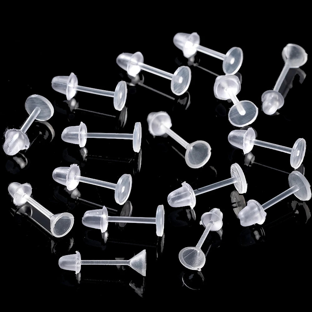 Klar transparente Ohrstecker aus flexiblem Kunststoff für empfindliche Ohren