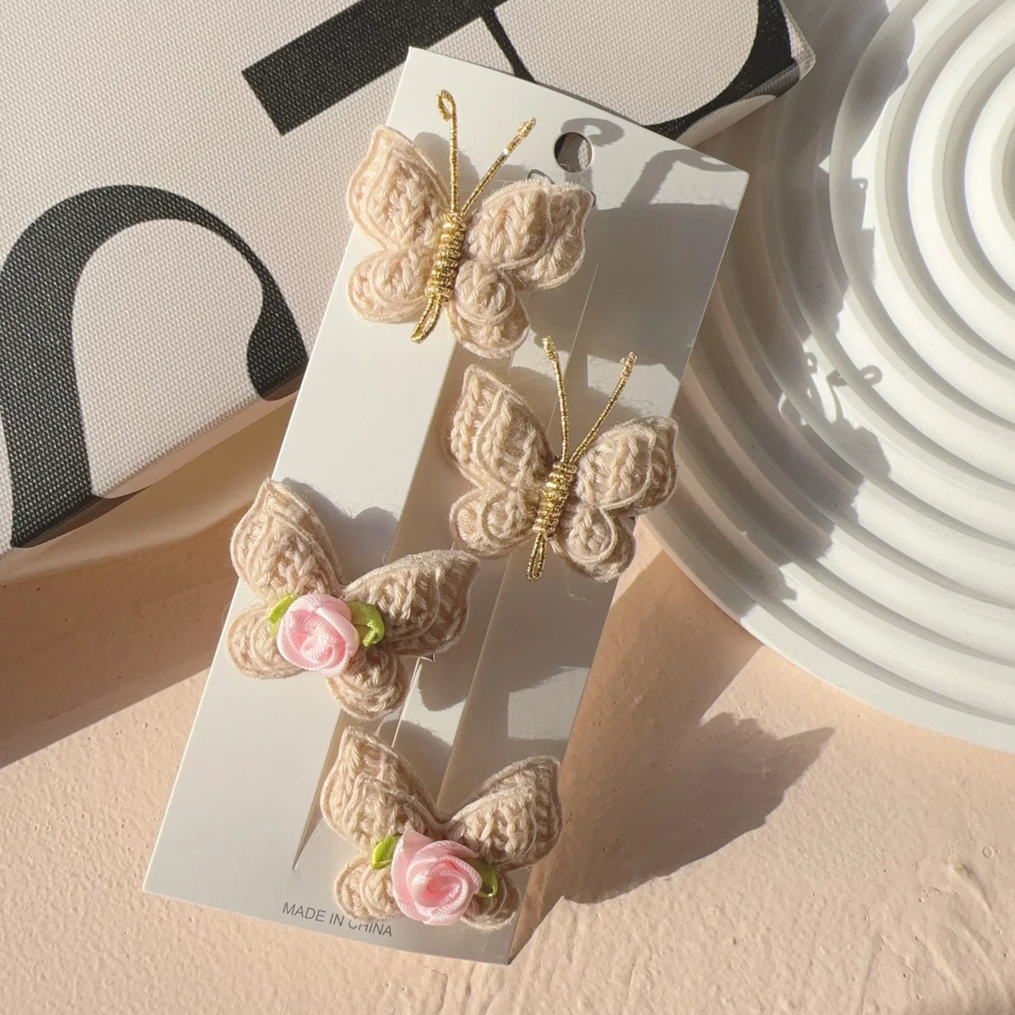 Handgefertigte Baby Haarspangen Set aus Wolle mit Schmetterlingsdesign