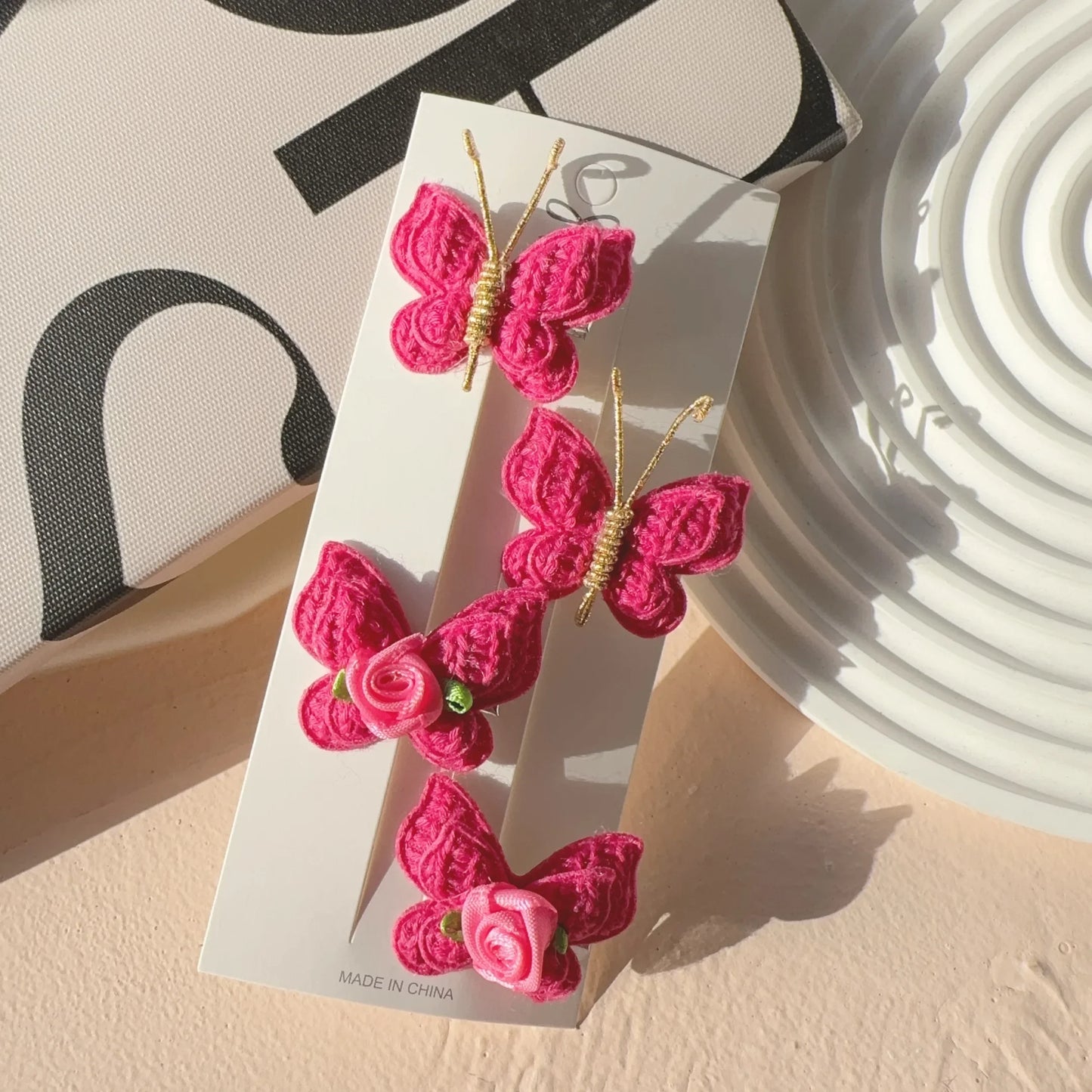 Handgefertigte Baby Haarspangen Set aus Wolle mit Schmetterlingsdesign