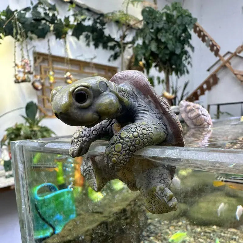 Liebevolles Resin-Schildkröten-Ornament zum Aufhängen – wetterfest - handgemacht