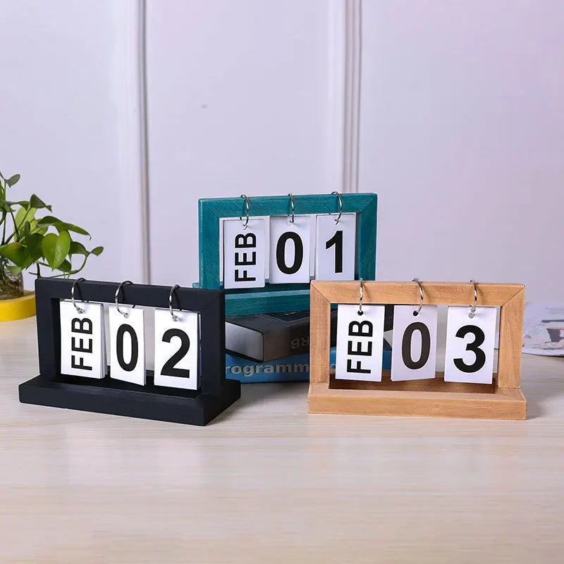 Natürlicher Drehkalender aus Holz – stilvolle Bürodekoration - praktische Planung