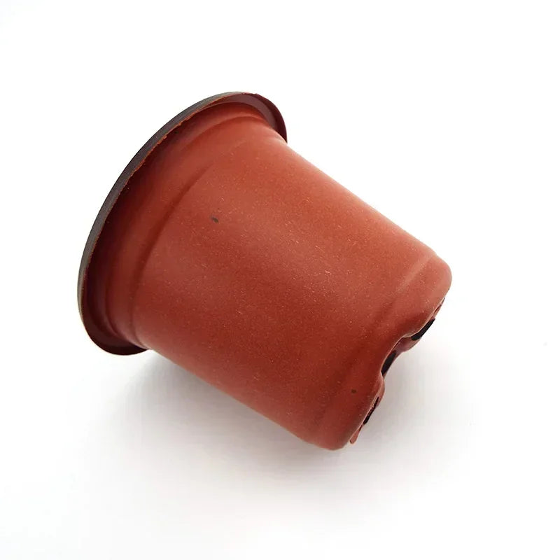 Robuster Kunststoff Blumentopf mit Abtropftablett für Haus und Garten
