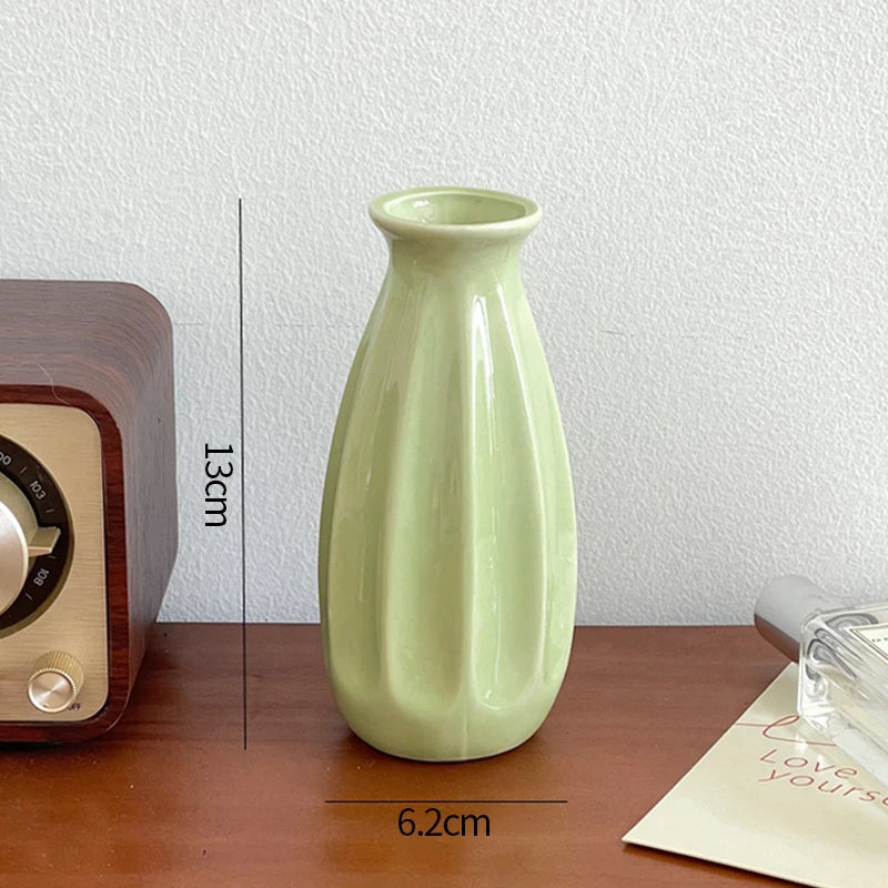 Bonbonfarbene Keramikknospenvase für Pampasgras und Blumen