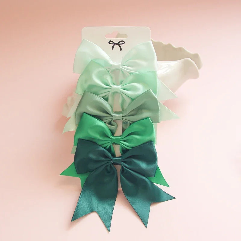 Elegante Grüne Satin Haar Clips für Mädchen - Handgemachtes Set