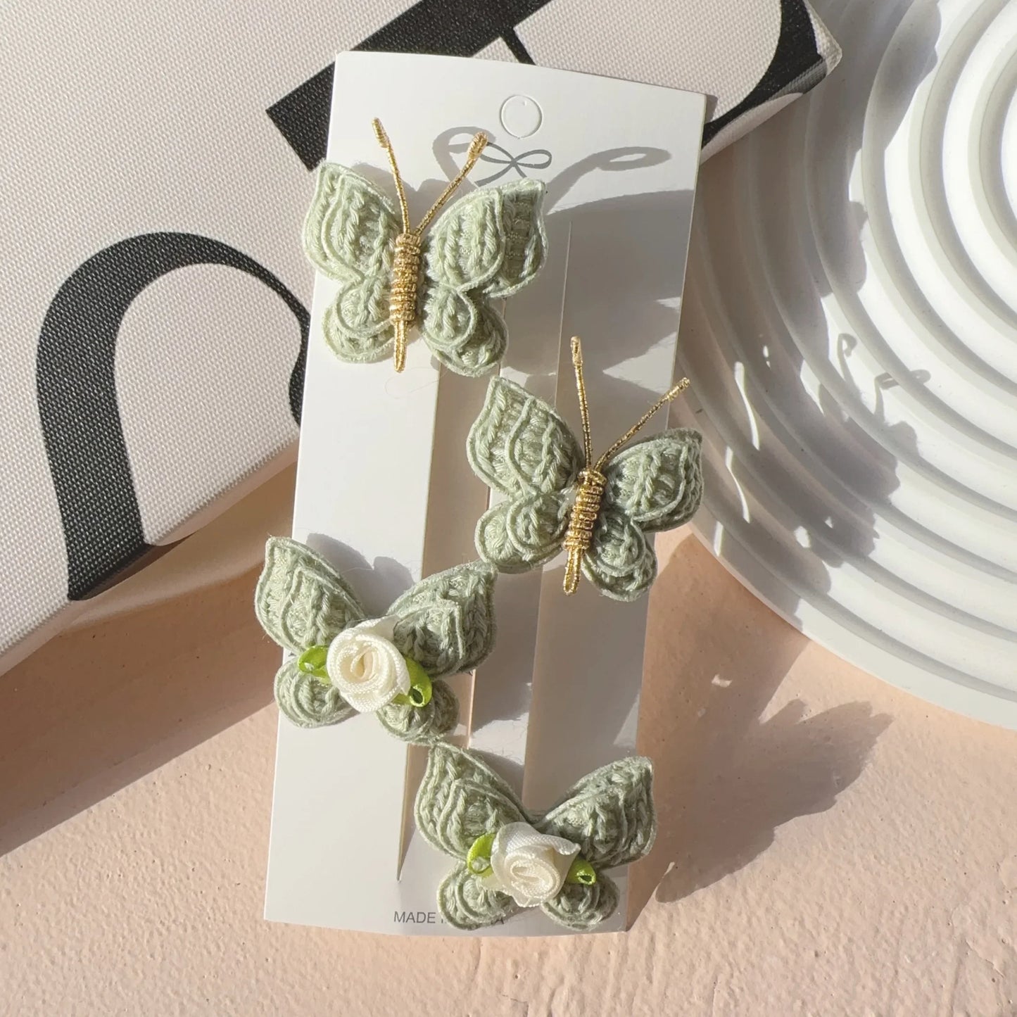 Handgefertigte Baby Haarspangen Set aus Wolle mit Schmetterlingsdesign