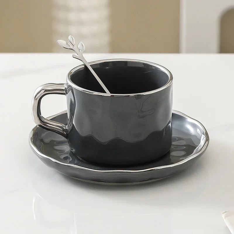 Elegantes 230ml Keramik-Tassen-Set mit Untertasse - Löffel – spülmaschinenfest
