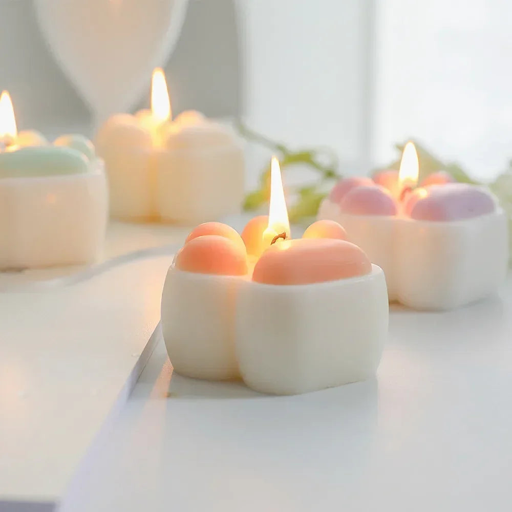 Aromatherapie-Kerze mit Katzenkrallen für entspannende Stimmung