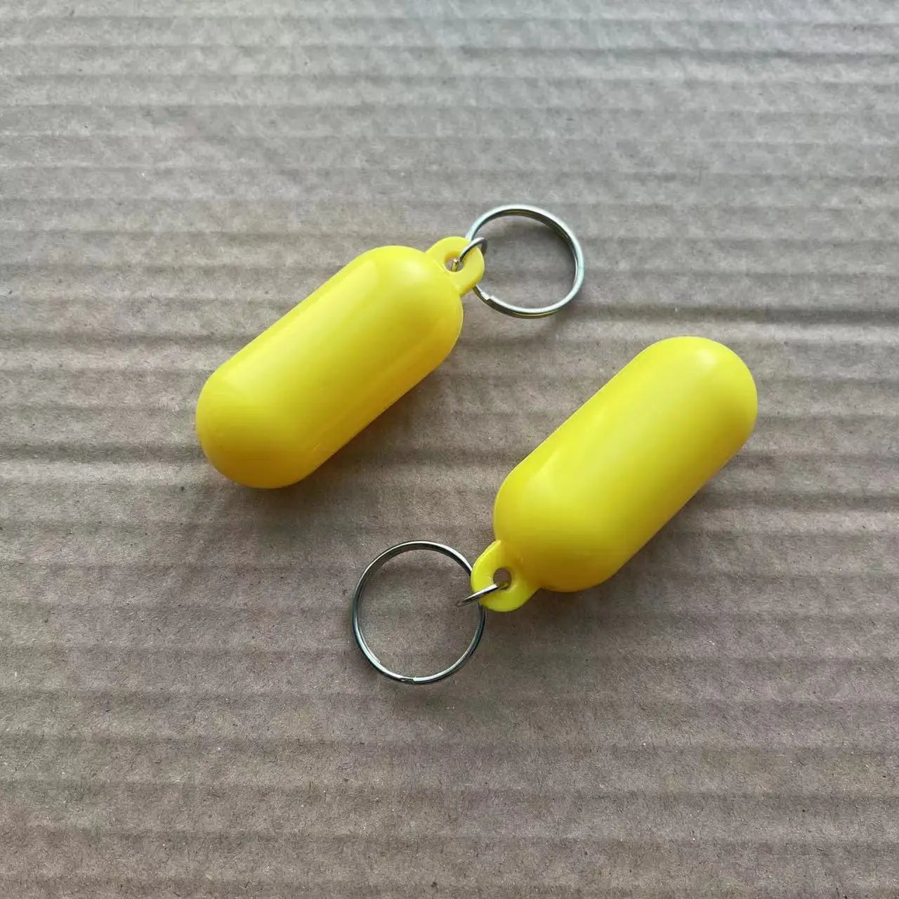 2er Set Kajak Schlüsselbund Schwimmender Anhänger Gelb Nicht Sinkend
