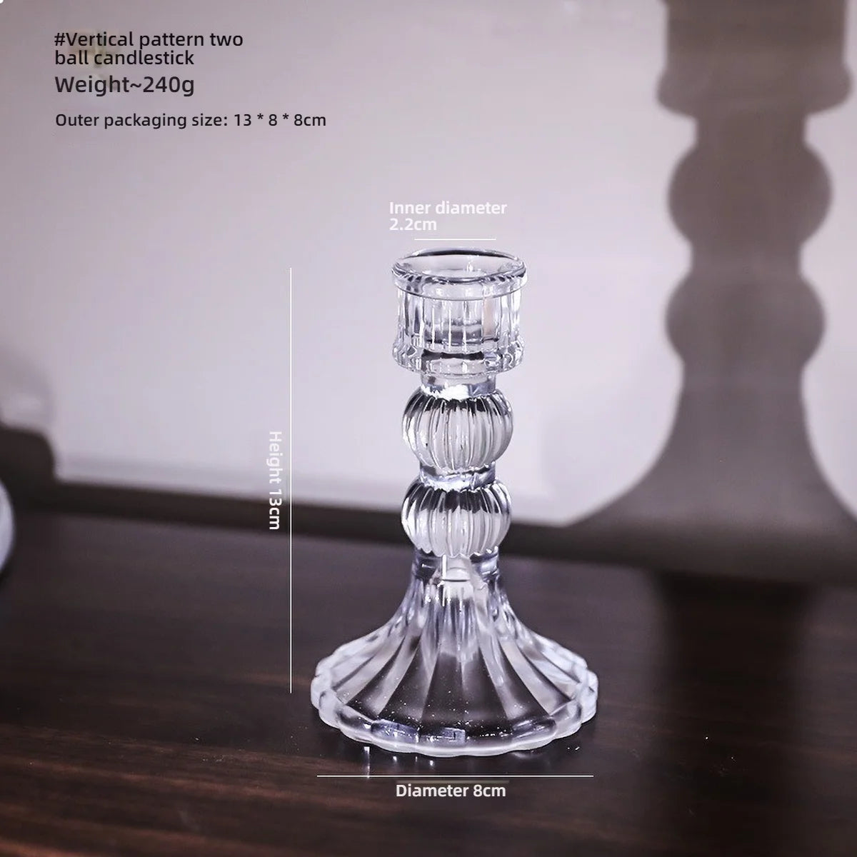 Transparenter Kerzendochthalter aus Glas als stilvoller Tischkerzenständer