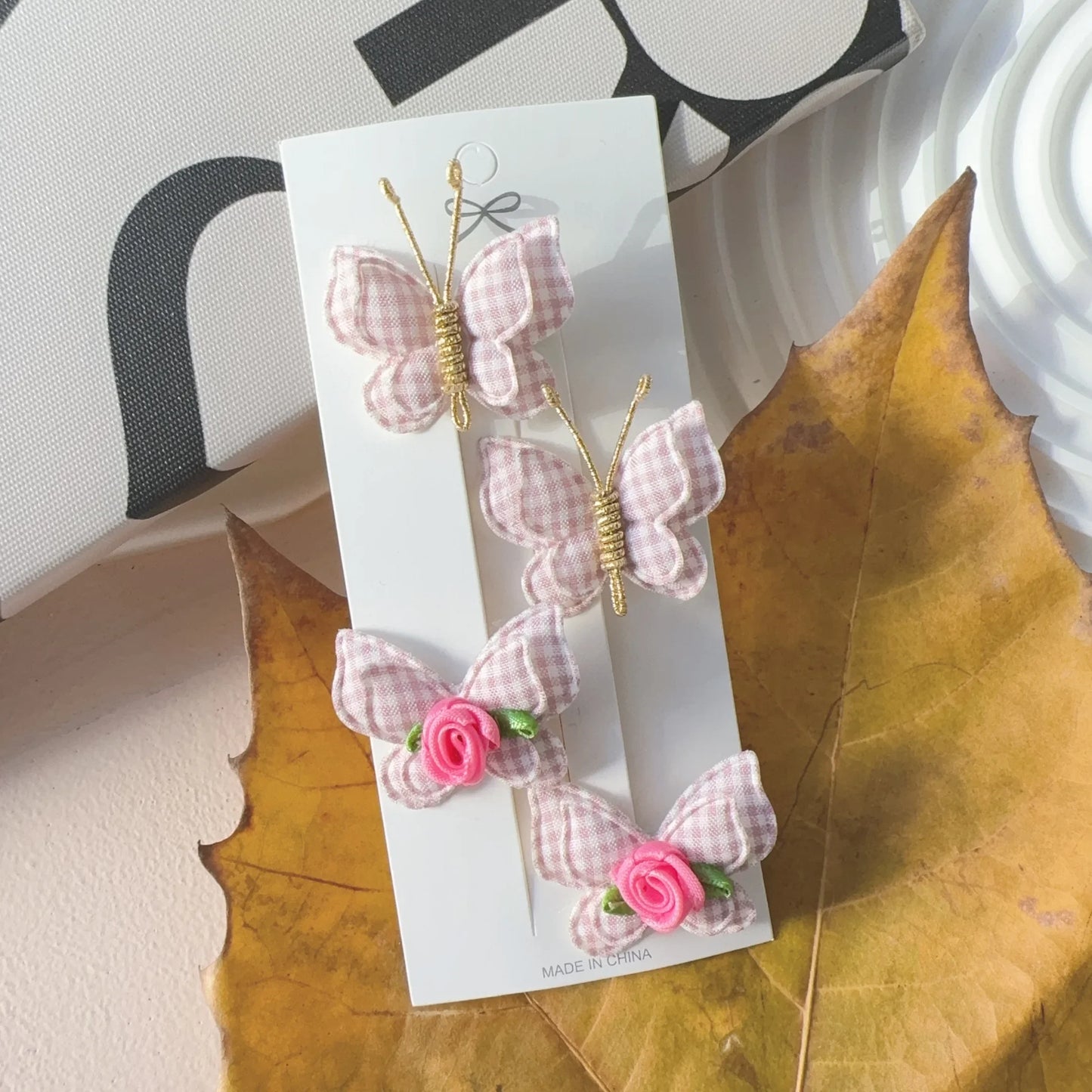 Handgefertigte Baby Haarspangen Set aus Wolle mit Schmetterlingsdesign