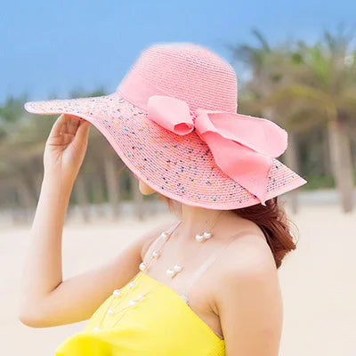 Leichter, faltbarer Strohhut mit großer Krempe – perfekter Sonnenschutz für Damen