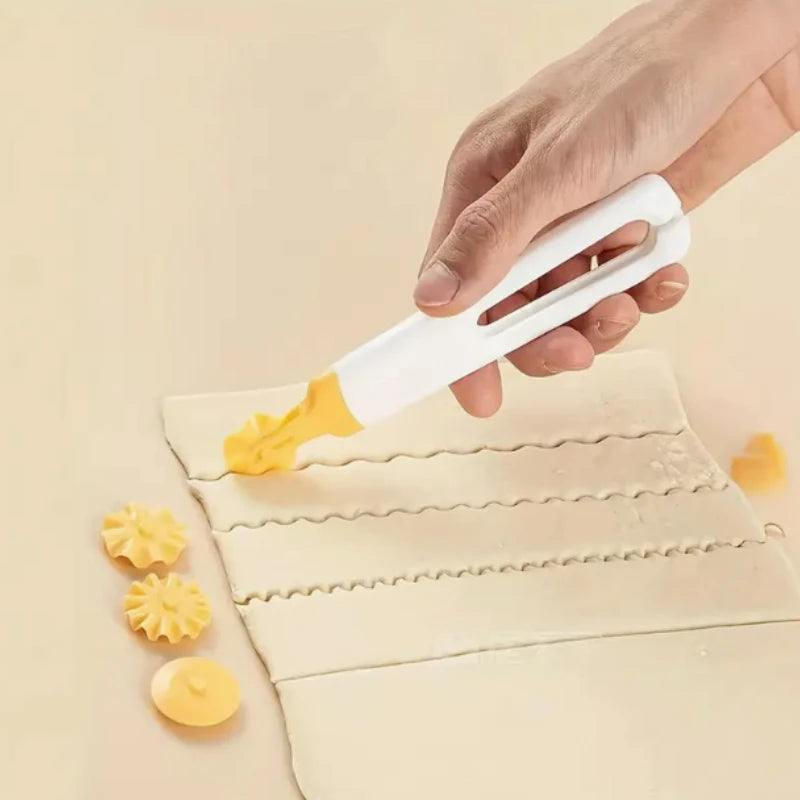 4-in-1 Edelstahl Teigmesser - Pizza Cutter für Backen und Gebäck