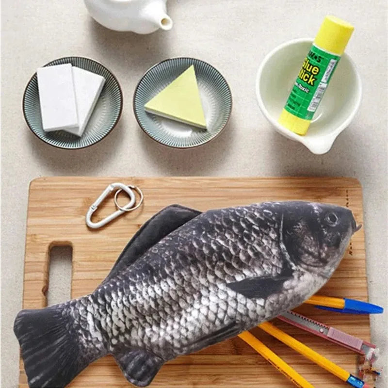 Lustiges Federmäppchen in Fischform aus Stoff – ideal für Bürobedarf