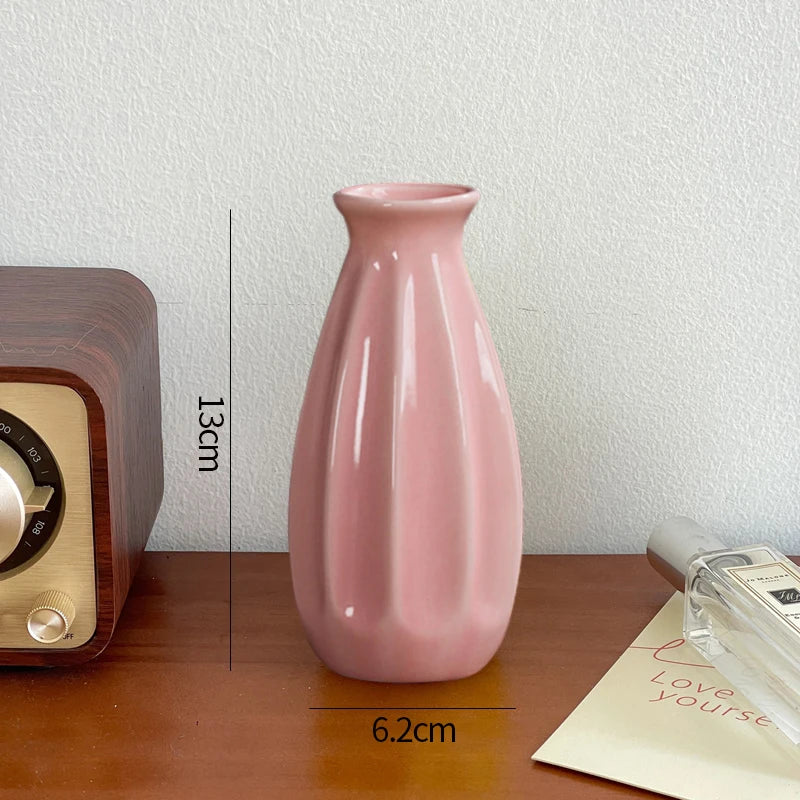 Bonbonfarbene Keramikknospenvase für Pampasgras und Blumen