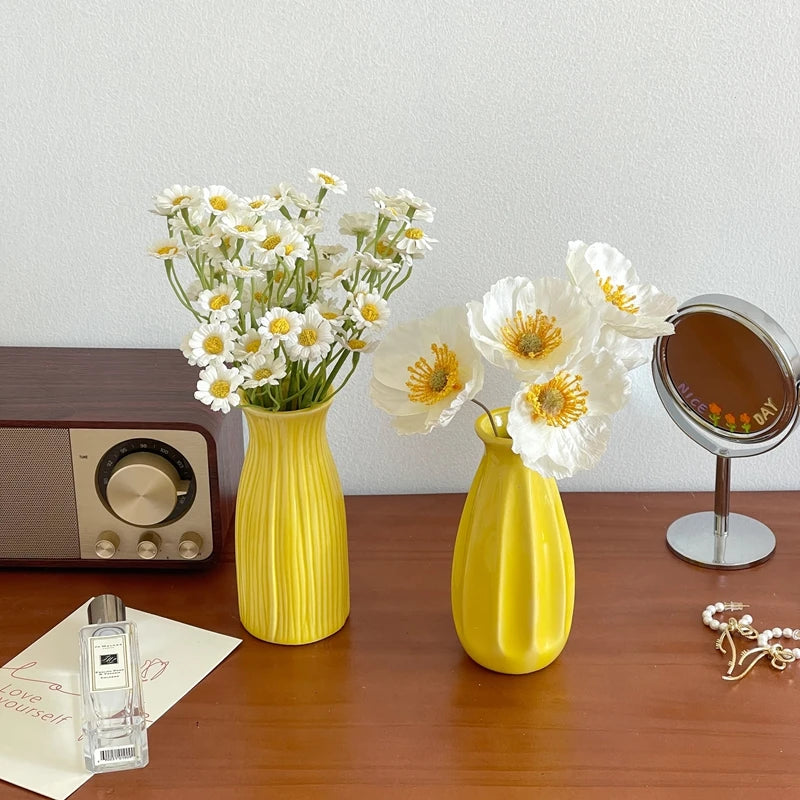 Bonbonfarbene Keramikknospenvase für Pampasgras und Blumen