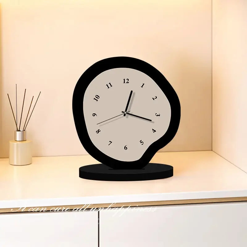 Elegante cremefarbene Acryl-Desktop-Uhr – leise Präzision im modernen Design