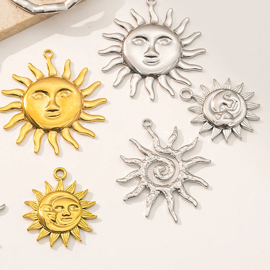 Set goldfarbene Sonnenanhänger für kreativen DIY Schmuck