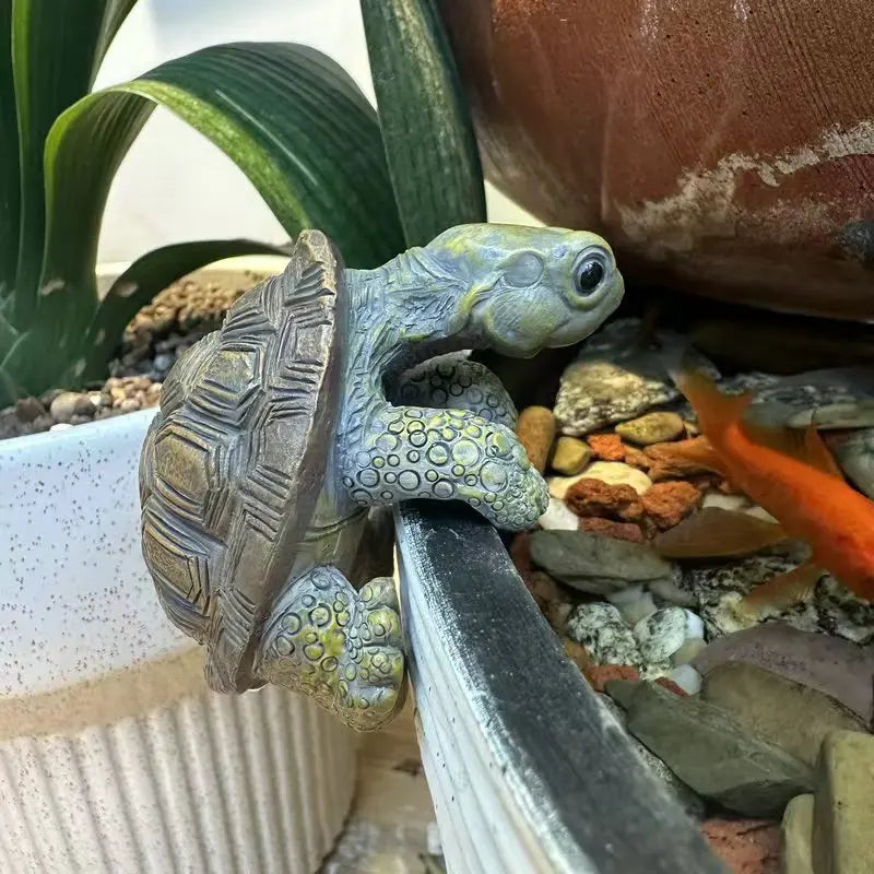 Liebevolles Resin-Schildkröten-Ornament zum Aufhängen – wetterfest - handgemacht