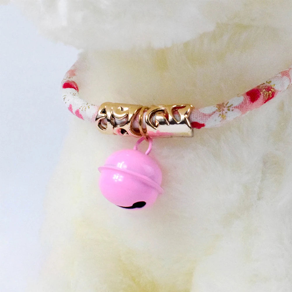 Verstellbares PP Katzen- und Hunde-Halsband mit Glocke - Retro Stil