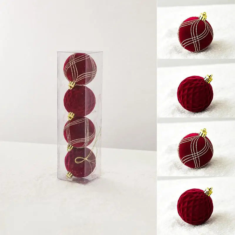 Gold und Silberfarbene Weihnachtsbaumkugeln als festliche Dekoration