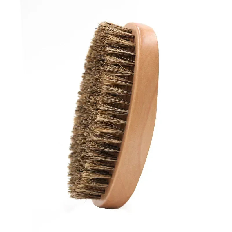 Bartbürste mit natürlichen Wildschweinborsten und Holzgriff für gepflegten Look