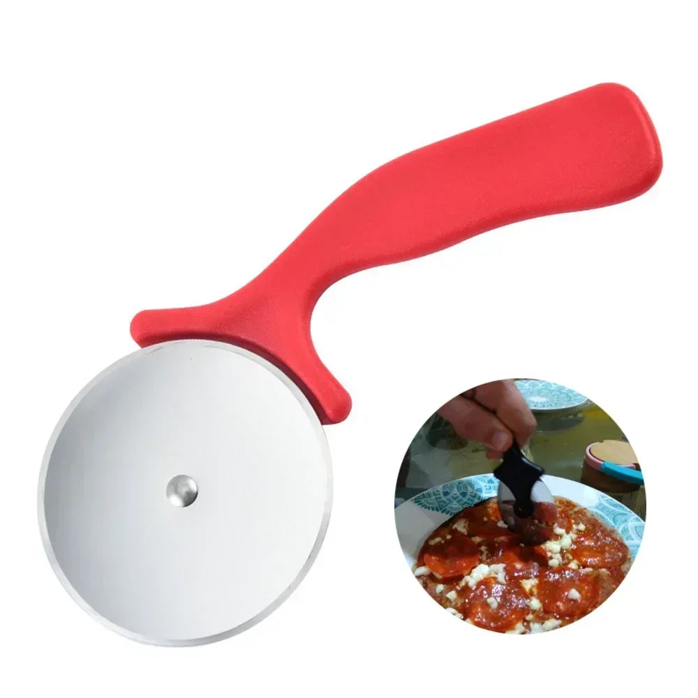 Präziser Edelstahl Pizzaschneider mit ergonomischem Griff in Rot oder Schwarz