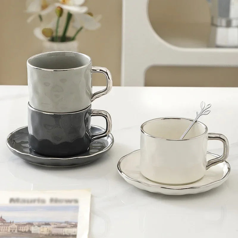 Elegantes 230ml Keramik-Tassen-Set mit Untertasse - Löffel – spülmaschinenfest