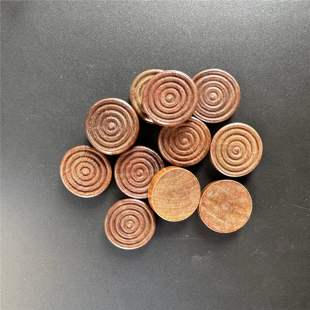 Holz-Dammen Spielsteine 24 Stück 2,5 cm rund – Klassisches Brettspiel-Zubehör