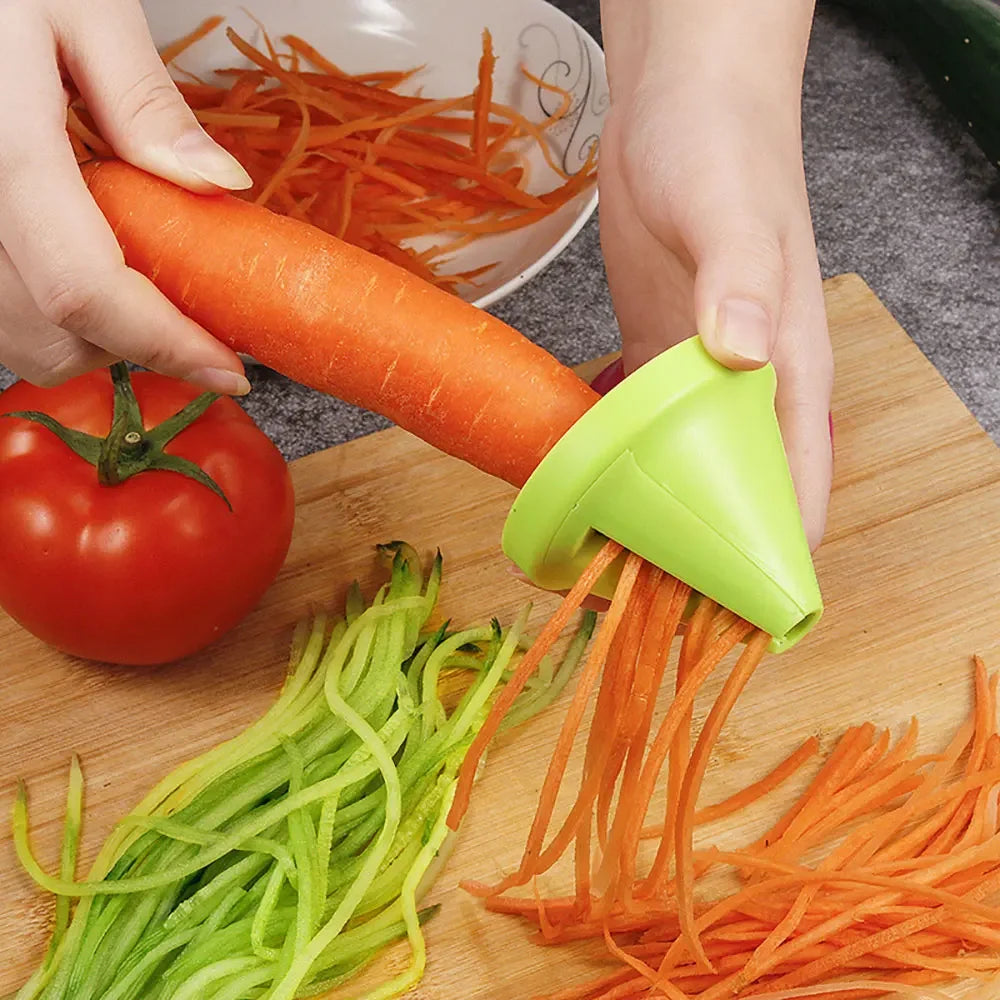 Manueller Rotationsschredder: Präzises Gemüse - Obst schneiden in Rot, kompakt
