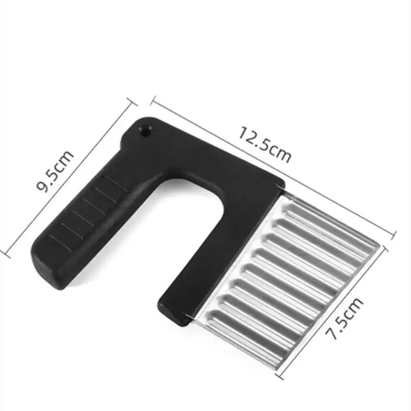 Perfekter Crinkle Slicer: Edelstahl Kartoffel - Gemüse Schneider mit Anti-Rutschgriff