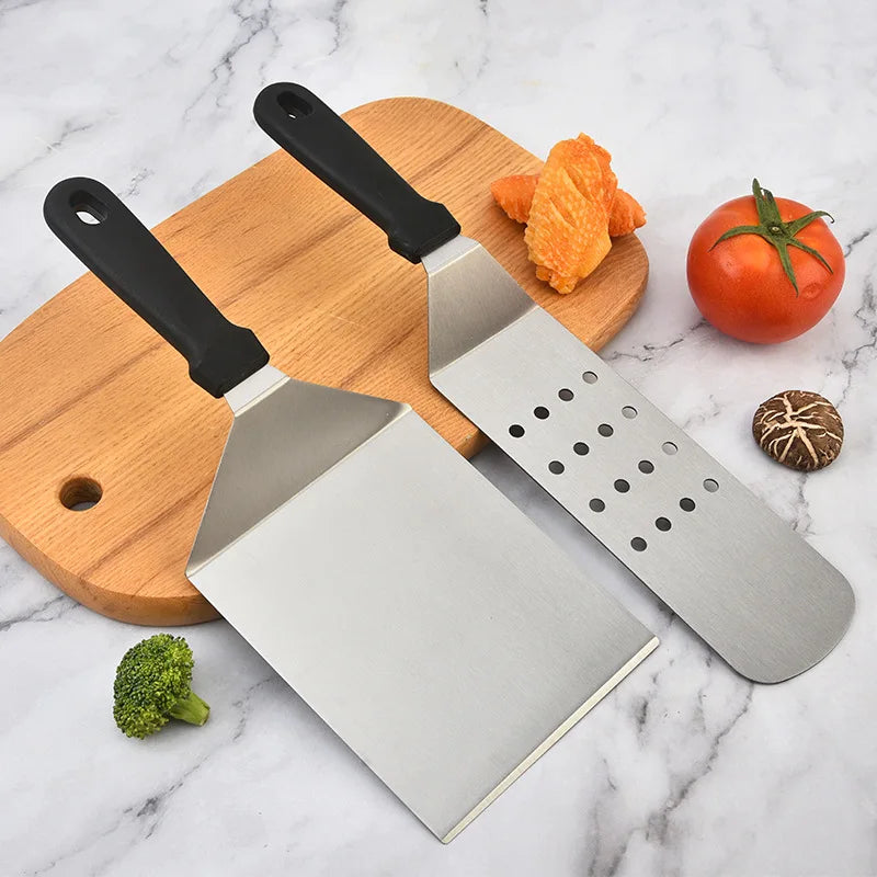 Vielseitiger Metall-Schaber für perfektes Wenden von Steak, Pizza & Pfannkuchen