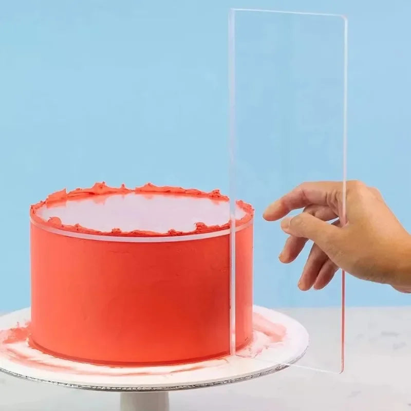 Transparenter Acryl-Kuchenschaber für präzises Verputzen von Backwaren