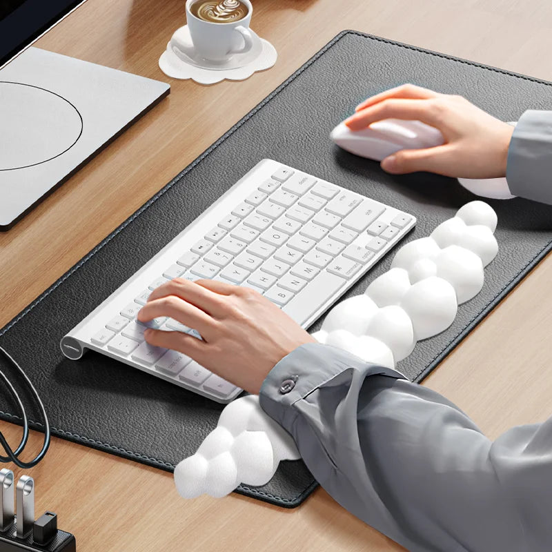 Ergonomische Handgelenkauflage Wolkenform mit Memory-Schaum und rutschfest