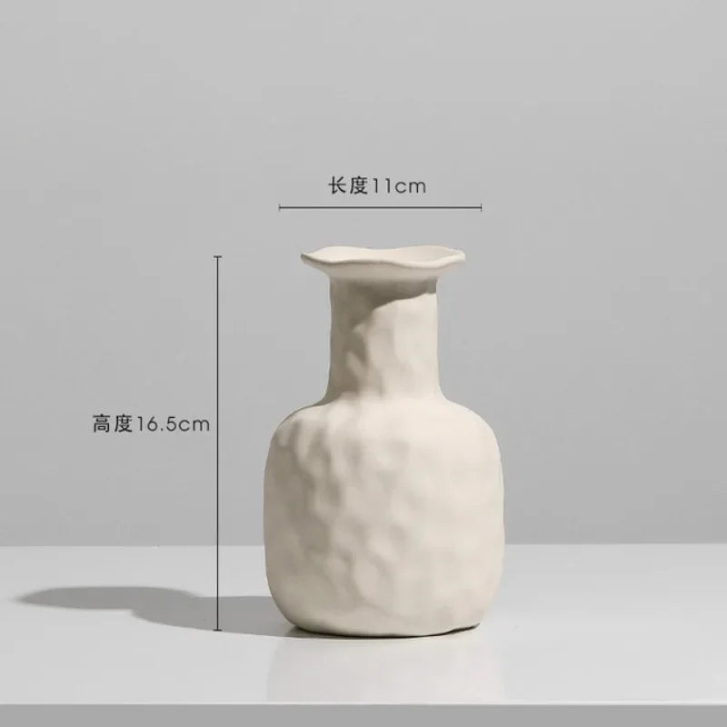 Moderne einfache Keramik Kunst Vase mit getrockneten Blumenarrangement