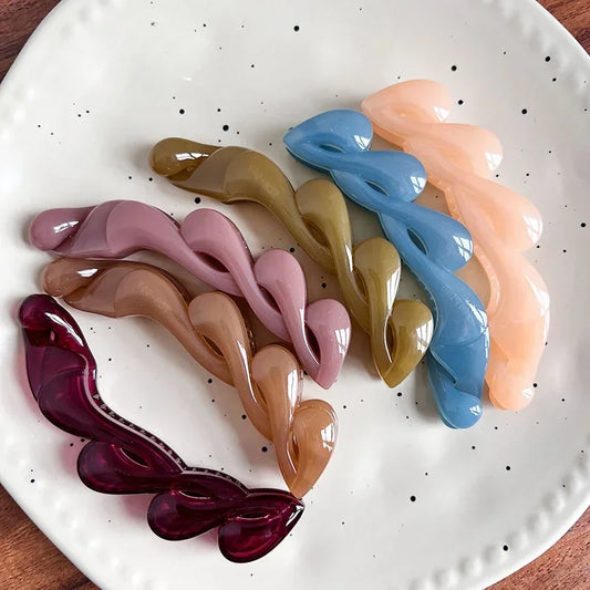 Leichte Bananen Haarspange für ordentliche hohe Pferdeschwänze