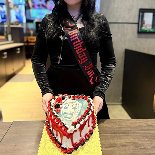 Geburtstagsschärpe Gothic mit Totenköpfen für Halloween Party Deko