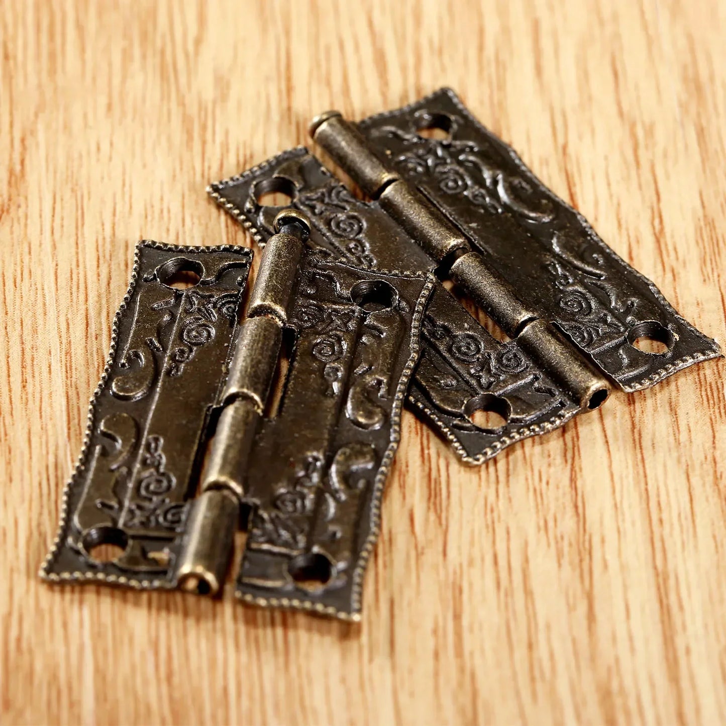 2-teiliges Vintage Eisenscharnier Set 36x23mm für Holzkisten - Möbel