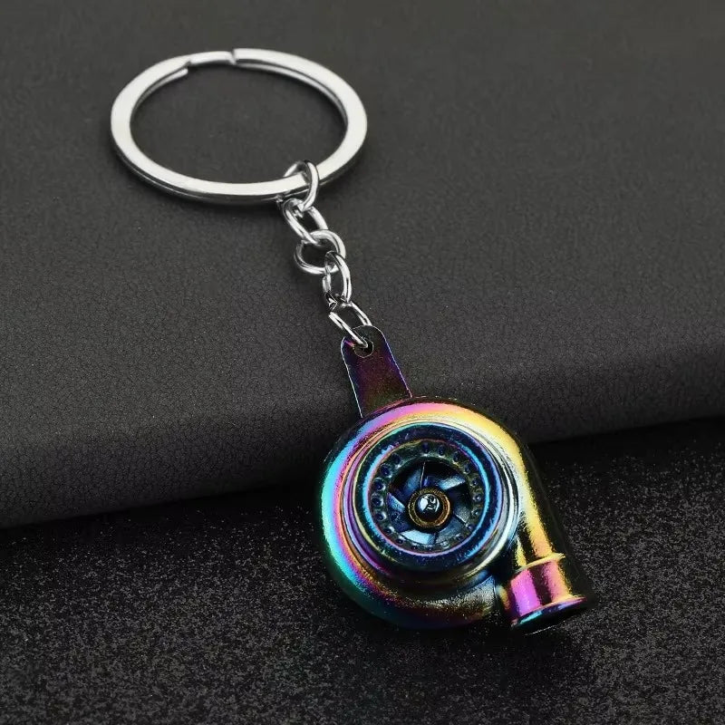 Robuster Edelstahl Schlüsselanhänger im Autoteile-Design – Perfektes Männergeschenk