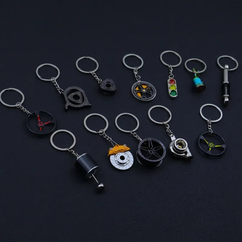 Robuster Edelstahl Schlüsselanhänger im Autoteile-Design – Perfektes Männergeschenk