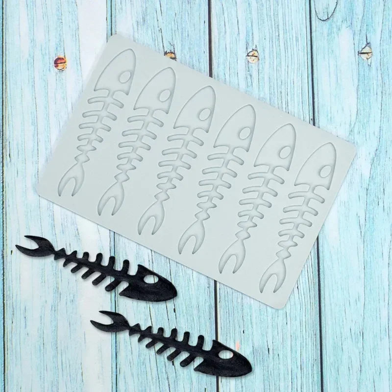 Silikon Kuchenform mit Totenkopf - Fischgräten – Backform für Details