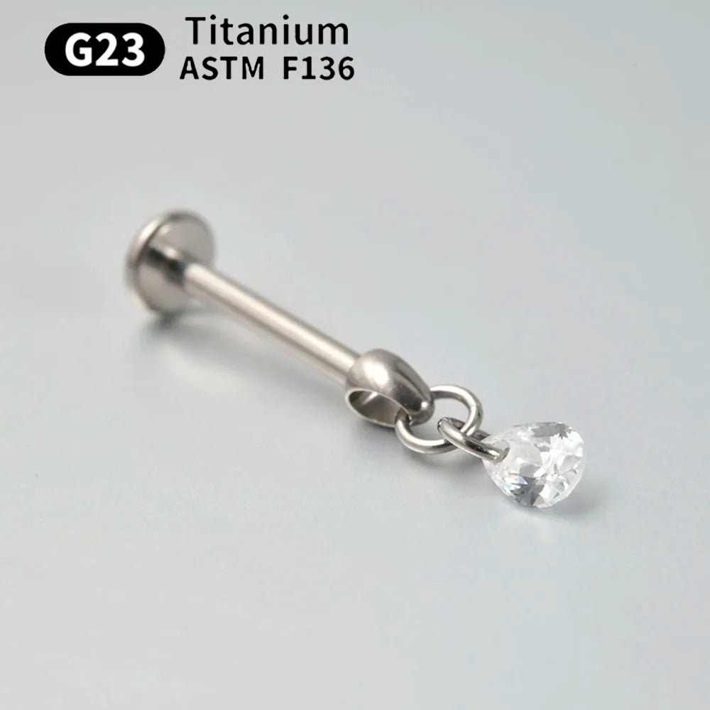 Hypoallergener Titan Ohrstecker mit Zirkon für klaren Stil