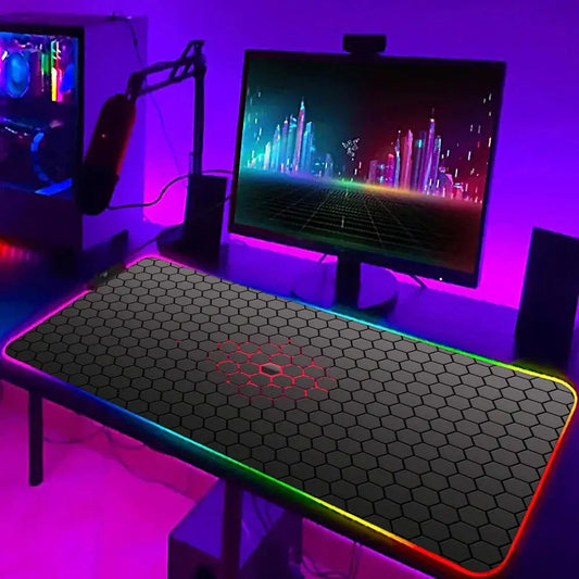 XXL Gaming Mauspad Geometrisches Design mit RGB LED Beleuchtung