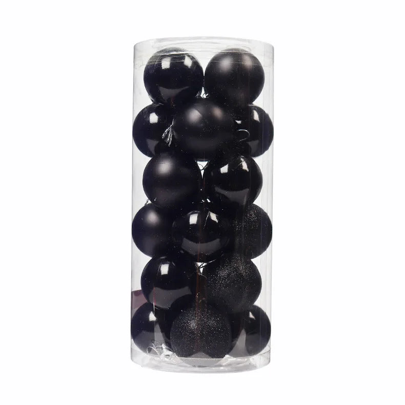 Gold und Silberfarbene Weihnachtsbaumkugeln als festliche Dekoration