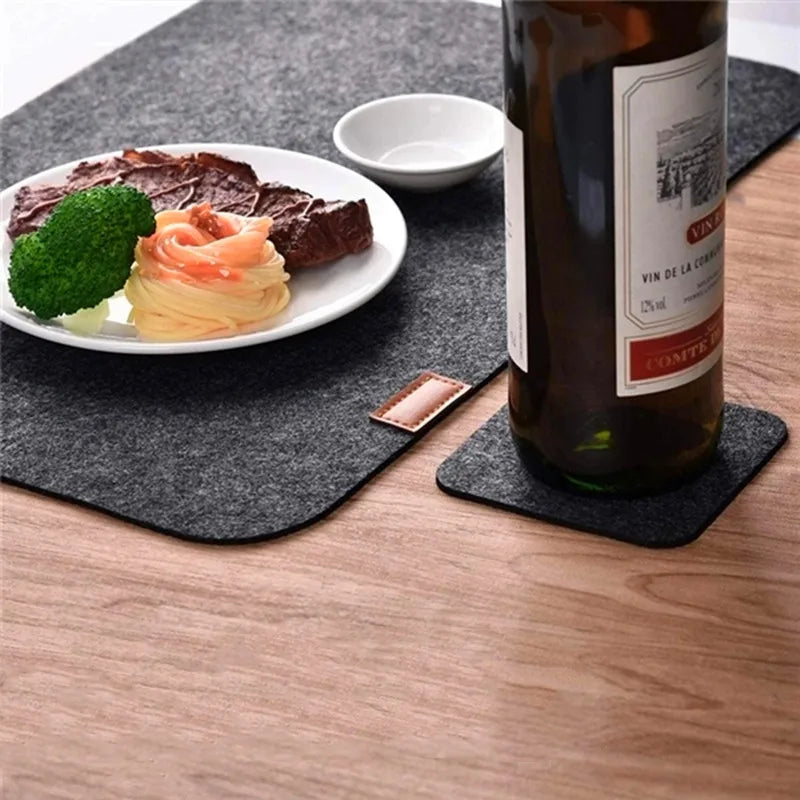 Filz-Tischsets und Untersetzer mit Bestecktasche, hitzebeständig und waschbar