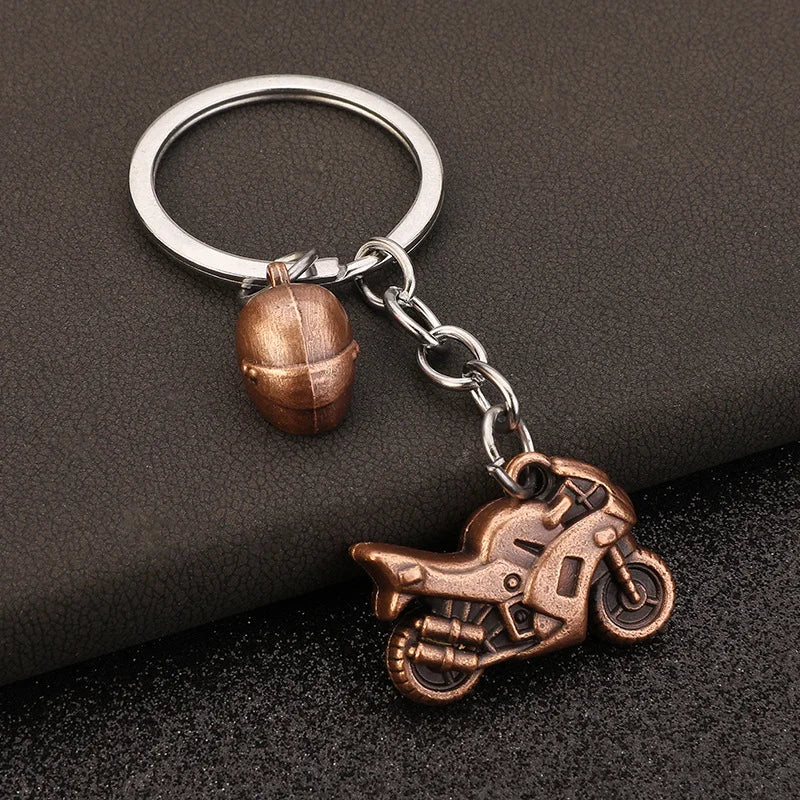 Robuster Edelstahl Schlüsselanhänger im Autoteile-Design – Perfektes Männergeschenk