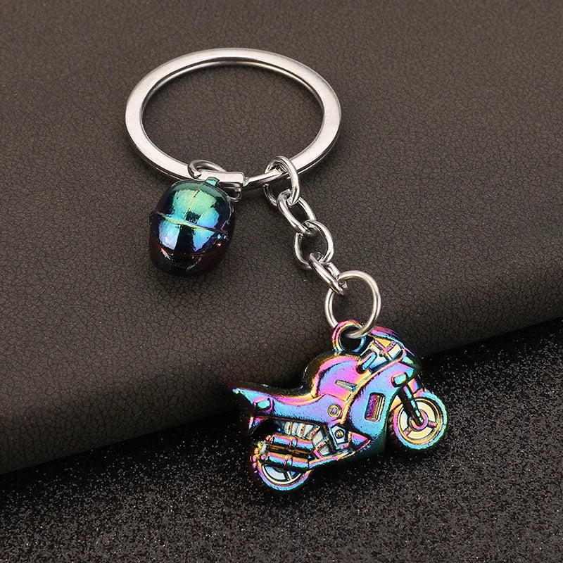 Robuster Edelstahl Schlüsselanhänger im Autoteile-Design – Perfektes Männergeschenk