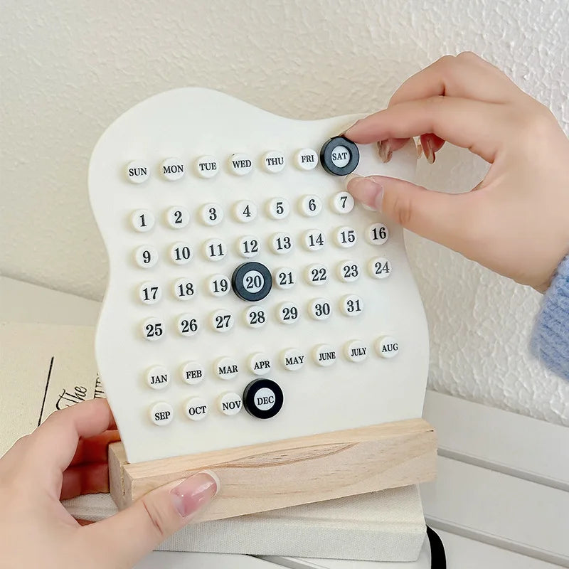 Montessori Holz Kalender: Einstellbar, nachhaltig - stilvoll für Büro - Zuhause