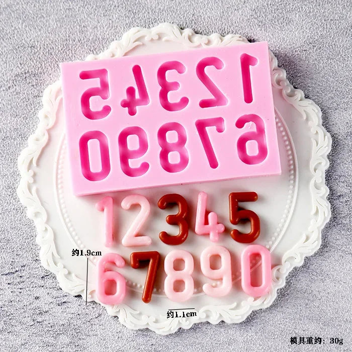 Vielseitige 3D-Silikonform: Zahlen - Buchstaben für Backen - Basteln